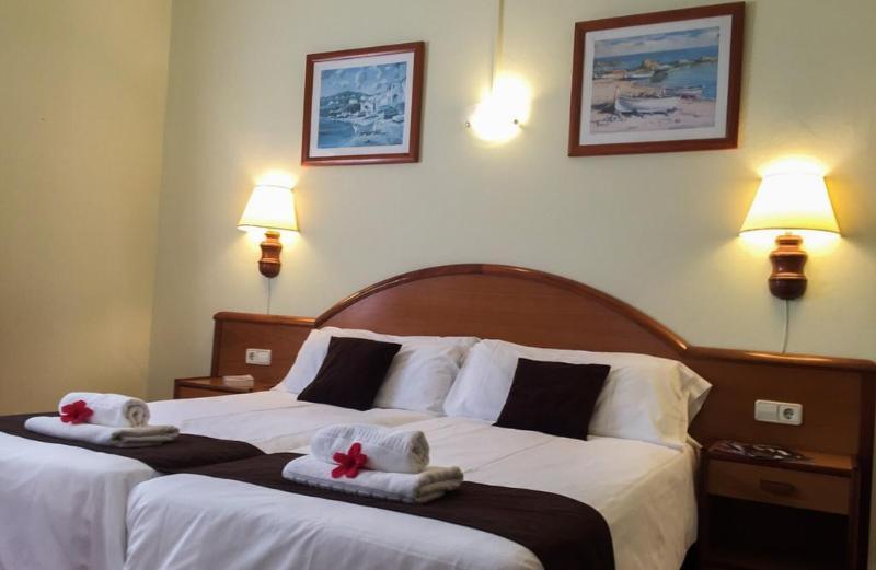 Hostal Doris Colònia de Sant Jordi Exterior foto